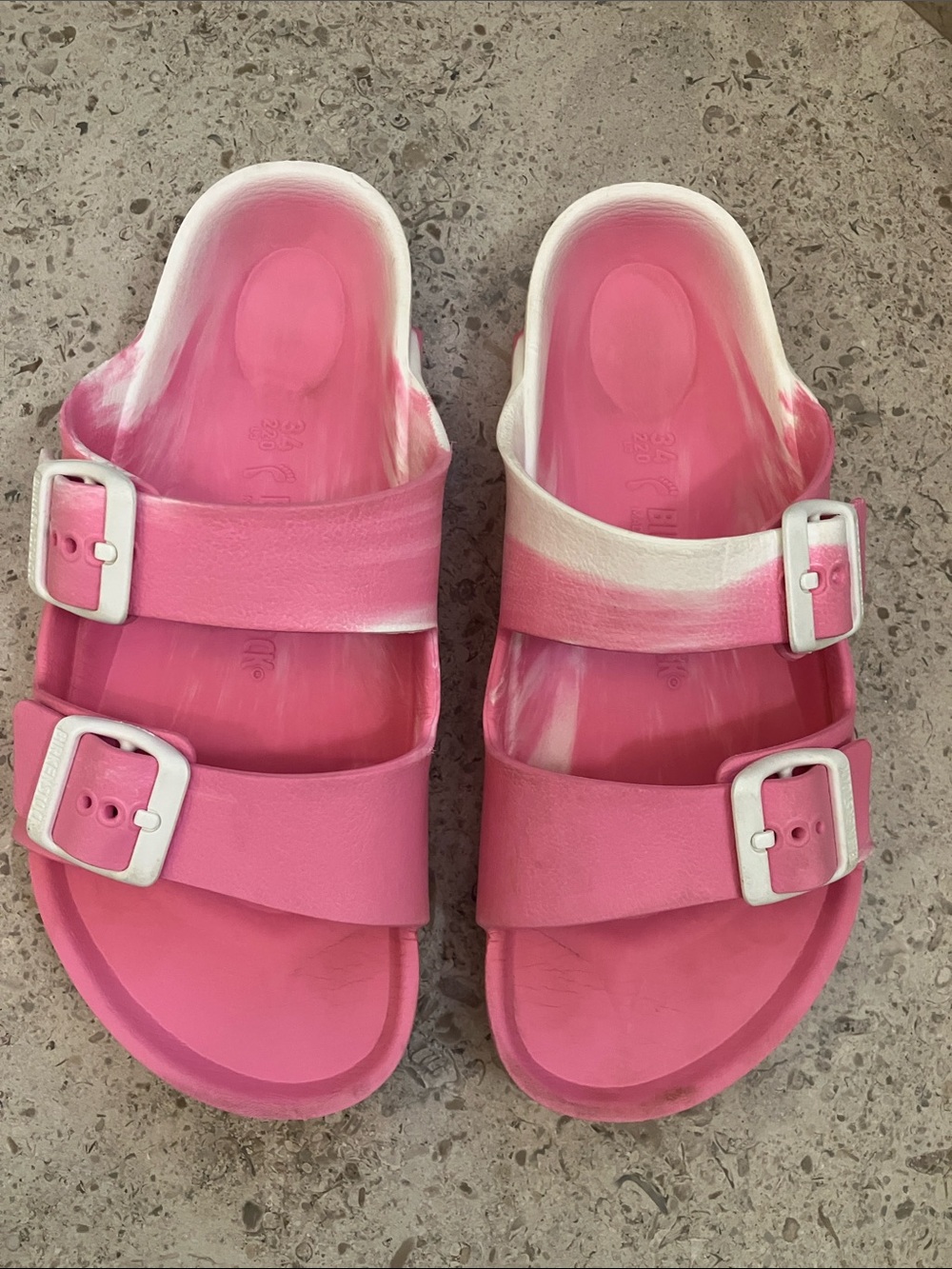 BIRKENSTOCK Kids Pink/White Swirl Pattern Two-Buckle EVA Slides Size 34/ 3-3.5 U
